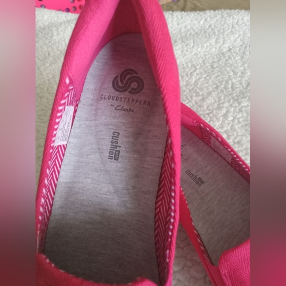 NWOT | Beautiful | Cloudsteppers by Clarks | Step Glow Slip | Womens | Size: 9M - Picture 8 of 13